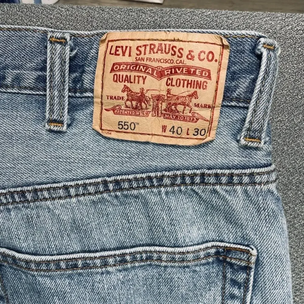 Vintage Y2K Levis 550 Jeans 40x30* Light Medium Wash Tapered Toned Dad Skater 00